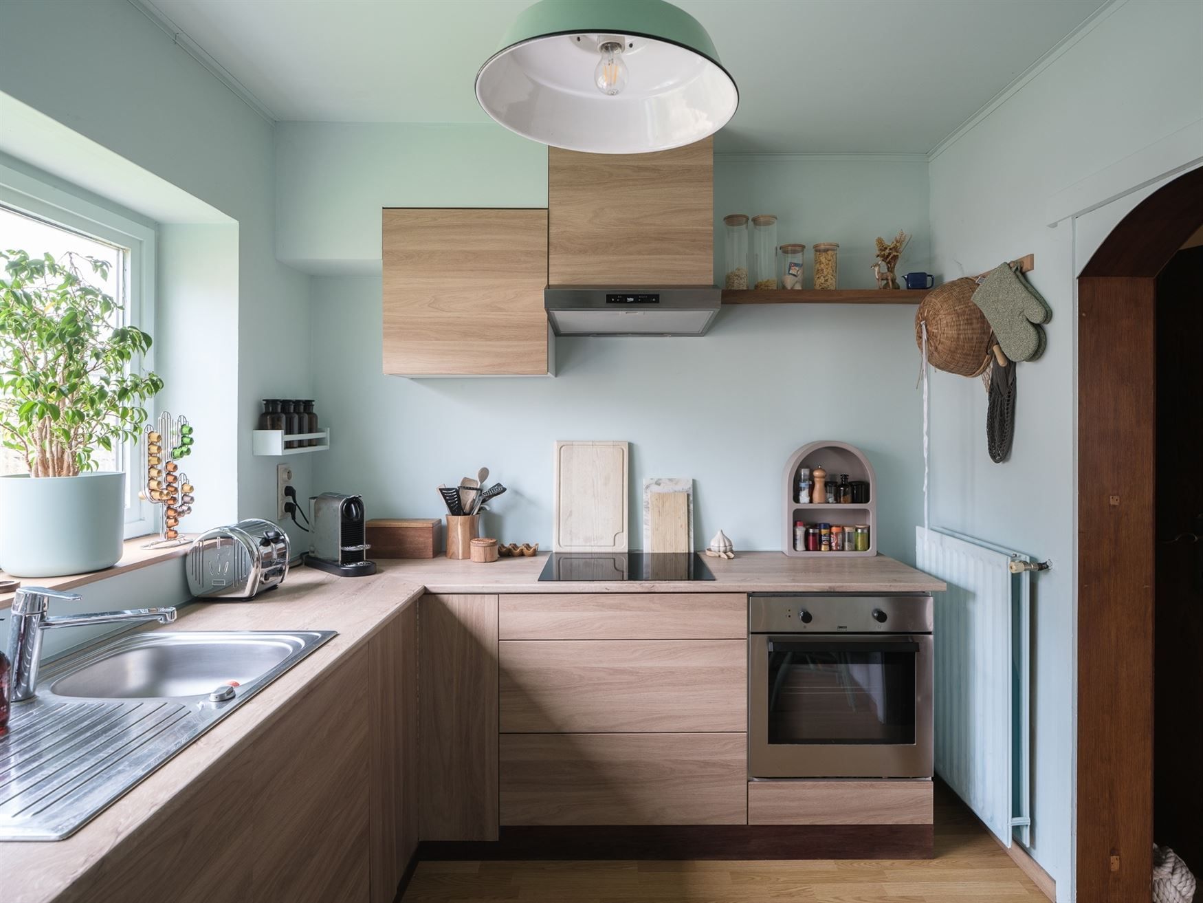 Op te frissen '70s woning met bijgebouwtje foto 4