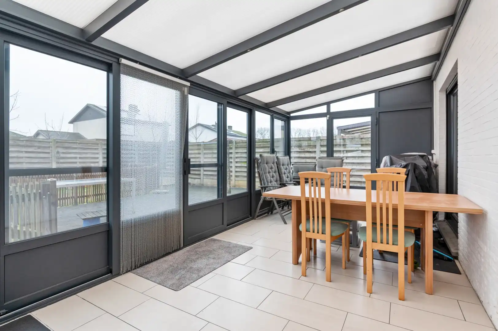 Instapklare woning met tuin, garage en 3 slpkmrs! foto 8