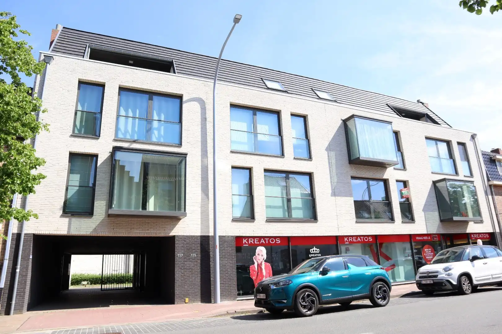 Autostaanplaats foto {{pictureIndex}}