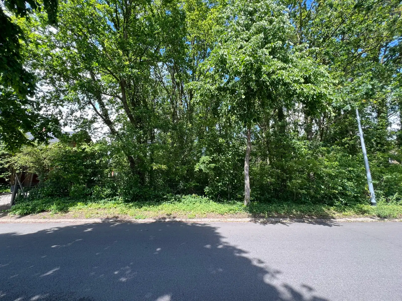 Bouwgrond voor OB gelegen in rustige woonwijk foto 3