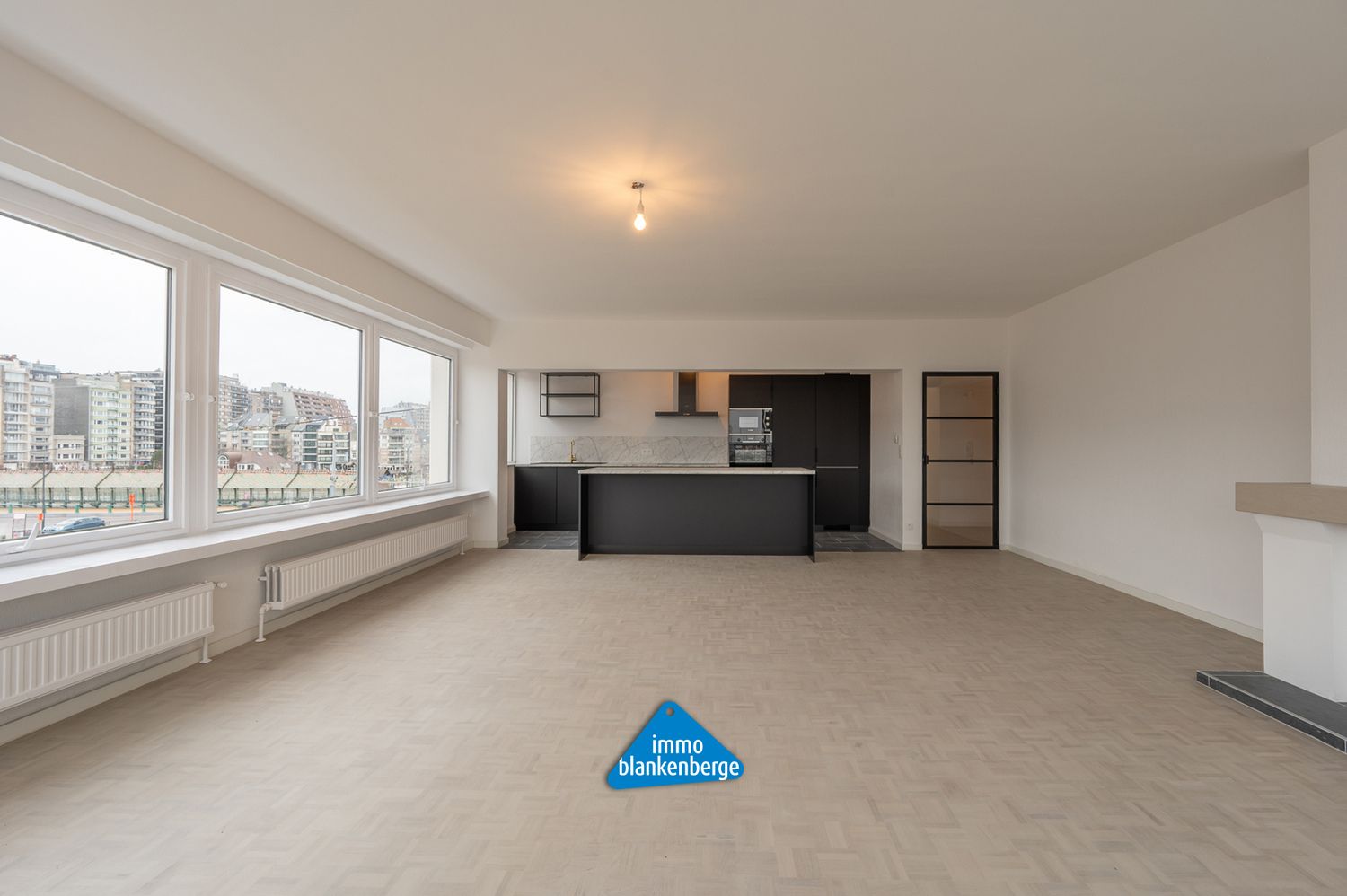 Prachtig gerenoveerd Hoekappartement met Havenzicht te Blankenberge foto 5