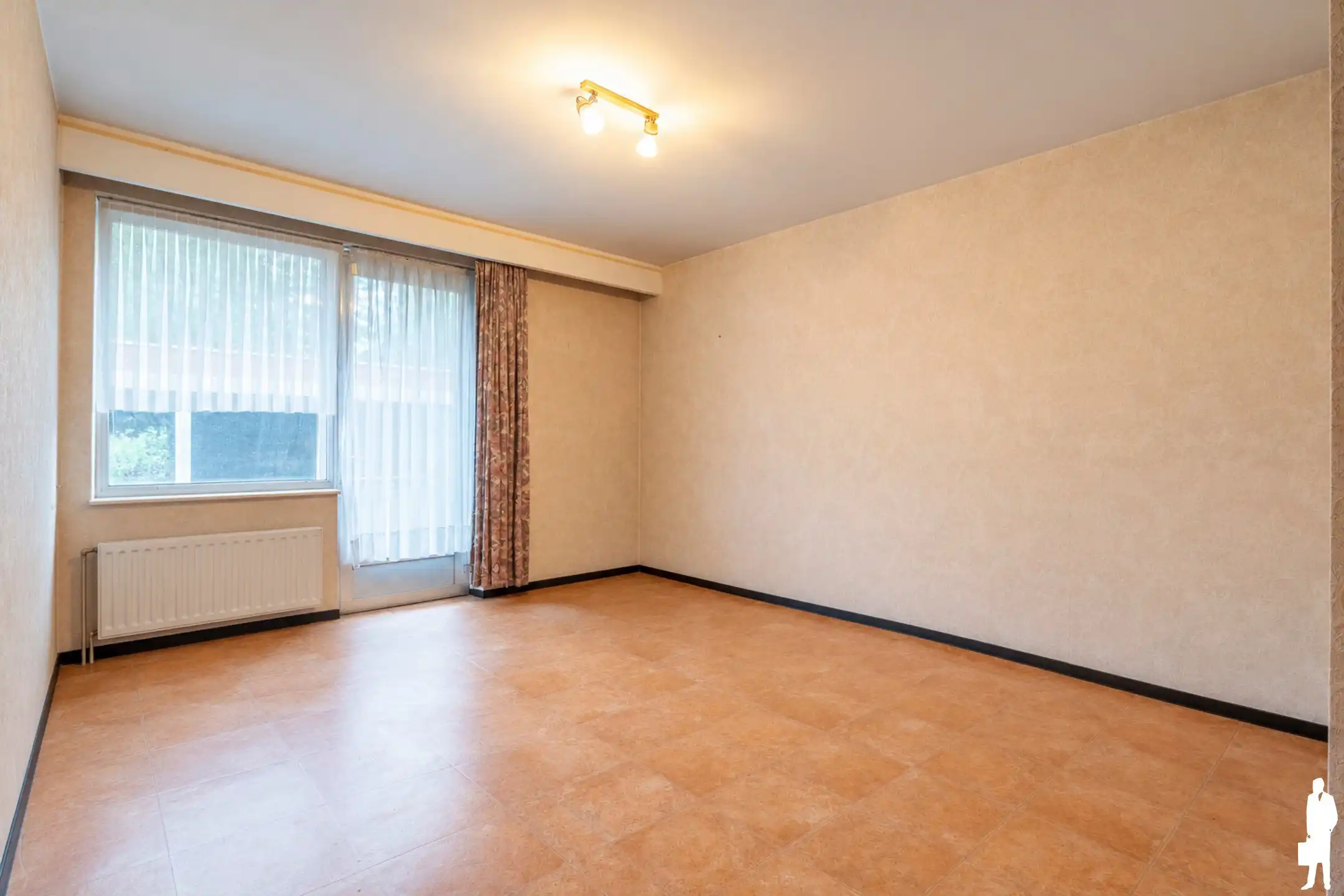 Verhuurd appartement met 2 slpk. en private garage foto 16