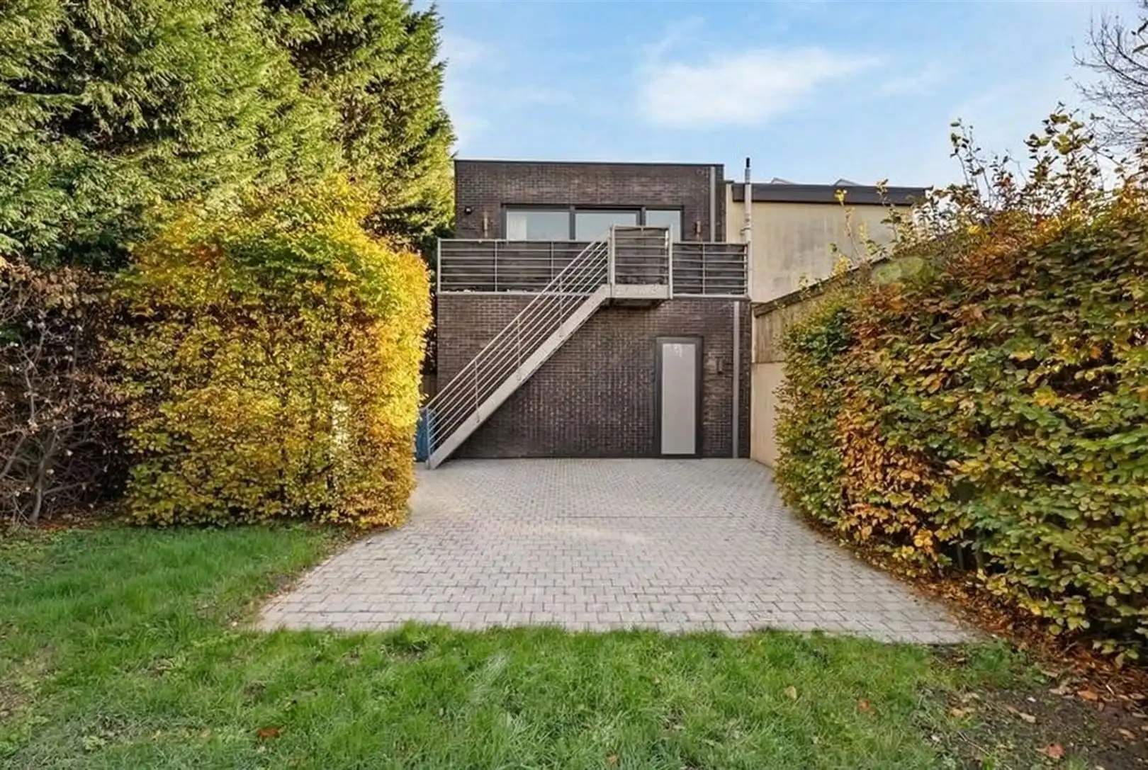 Recente & verrassende ruime woning met commercieel gelijkvloers foto 16