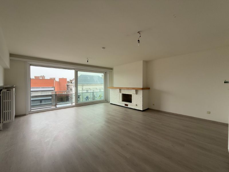 Gerenoveerd appartement met veel lichtinval, gelegen op de Markt foto 4