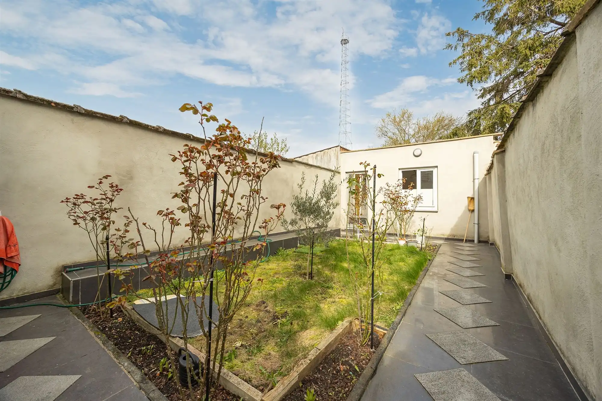 Ruime woning met 4 à 5 slpk., tuin en terras  foto 4