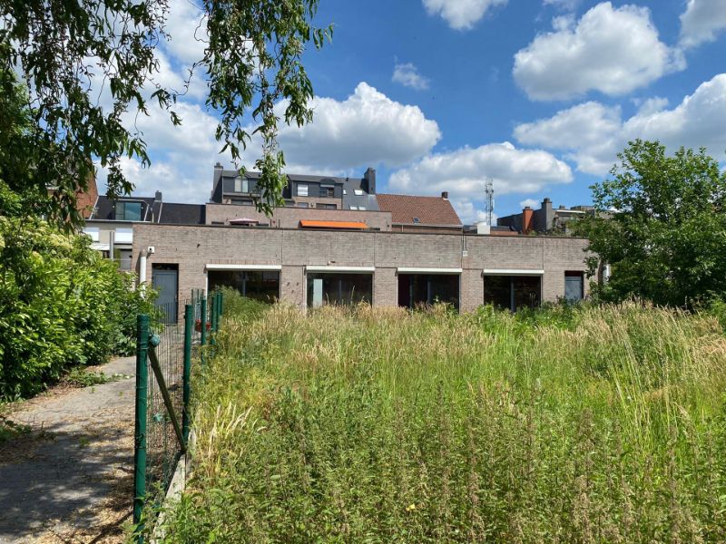 Ruim kantoor of handelsruimte (400m² kan nog opgesplitst worden) nabij centrum Geel. Extra parkeergelegenheid mogelijk. foto 30