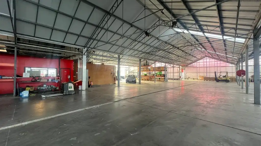 Strategisch gelegen magazijn met kantoor te huur in Merelbeke-Melle foto 12