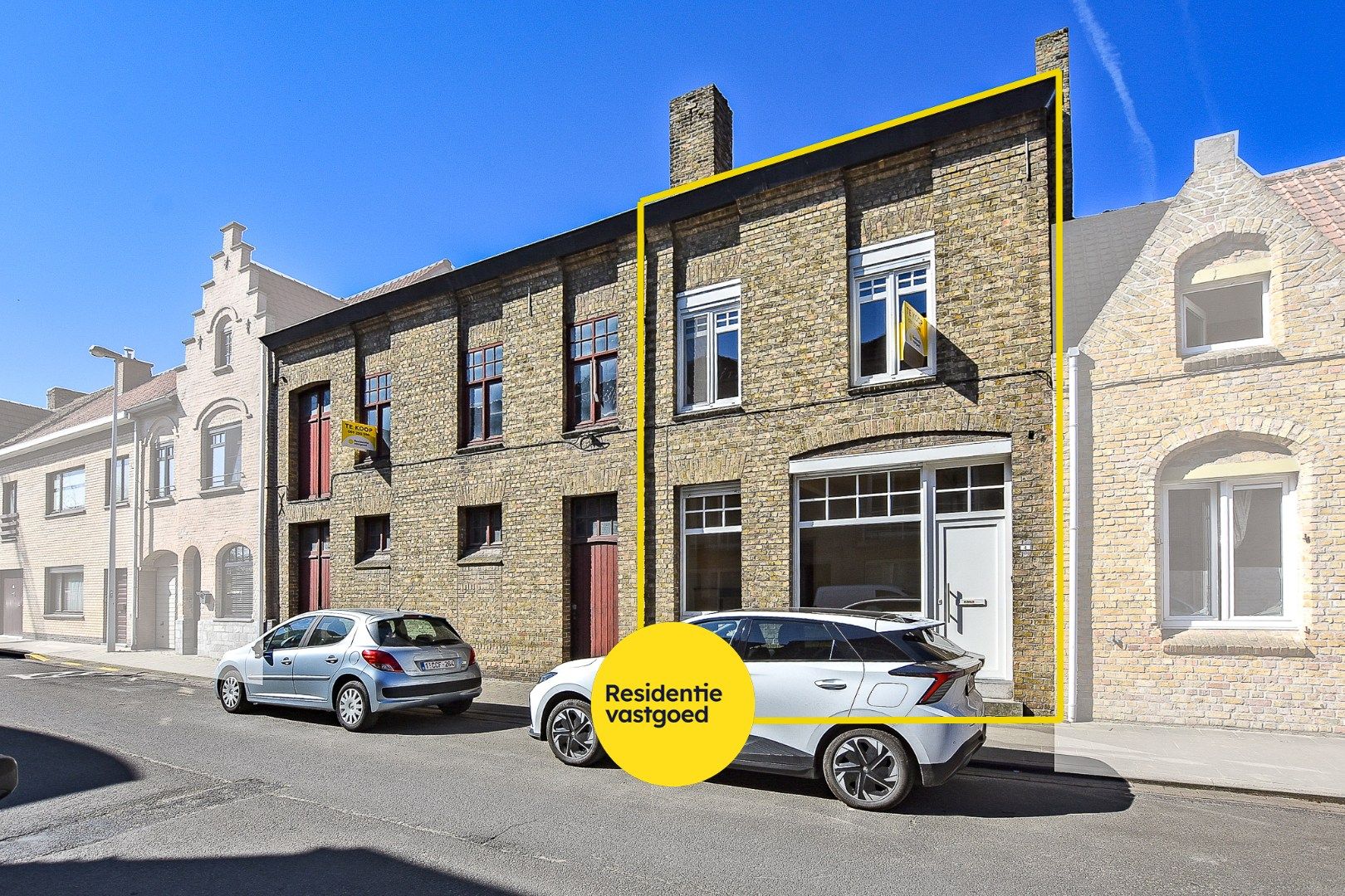 Charmante woning met veel potentieel in centrum Diksmuide! foto {{pictureIndex}}