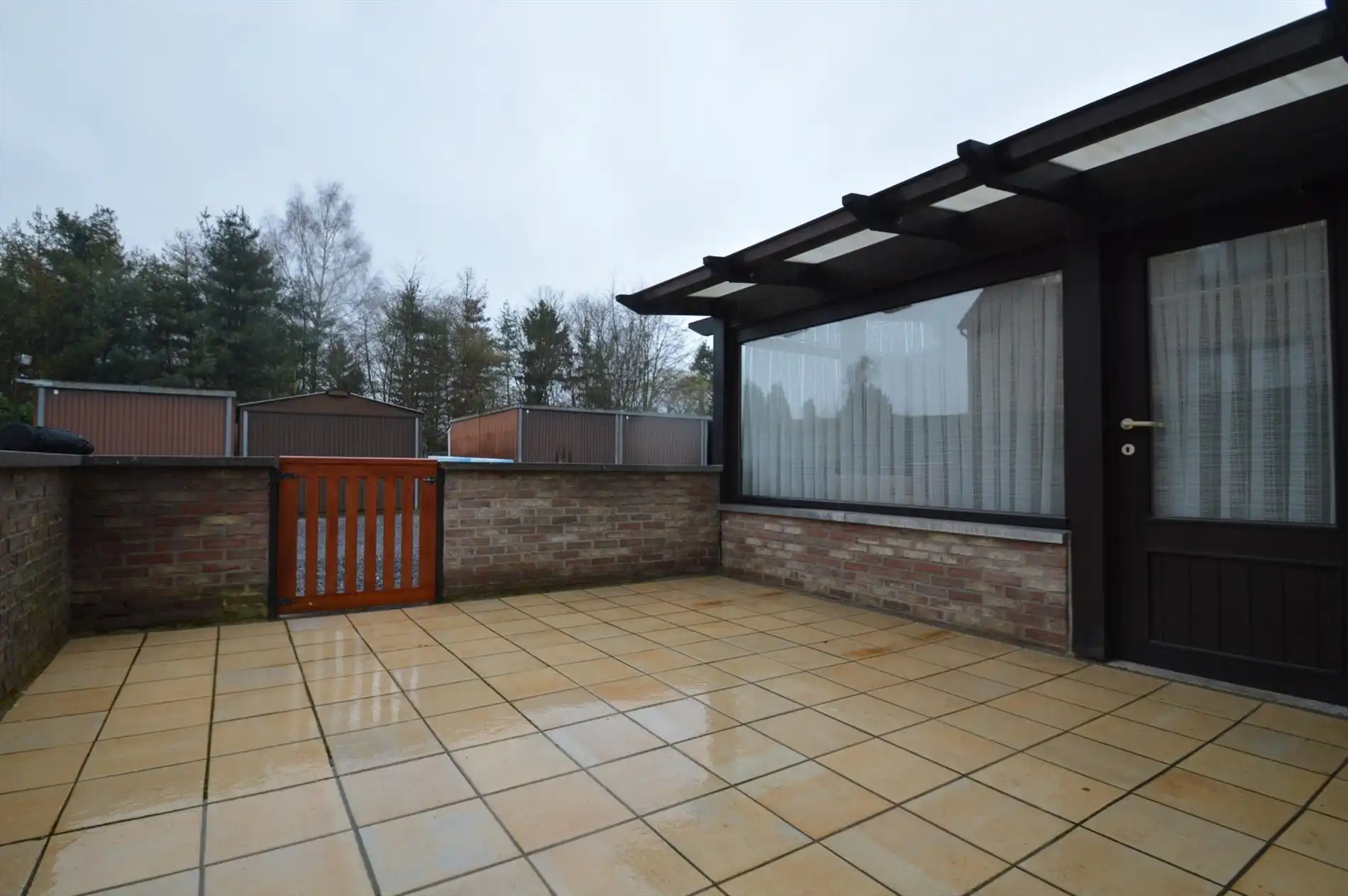 Degelijk en netjes gerenoveerd gelijkvloersappartement met 2 slaapkamers, terras en garage foto 18