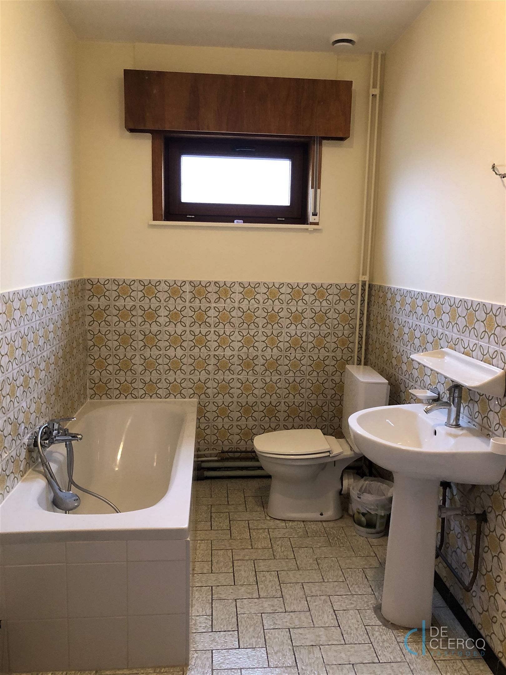 Zeer goed onderhouden bungalow met tuin TE HUUR in Lochristi! foto 9