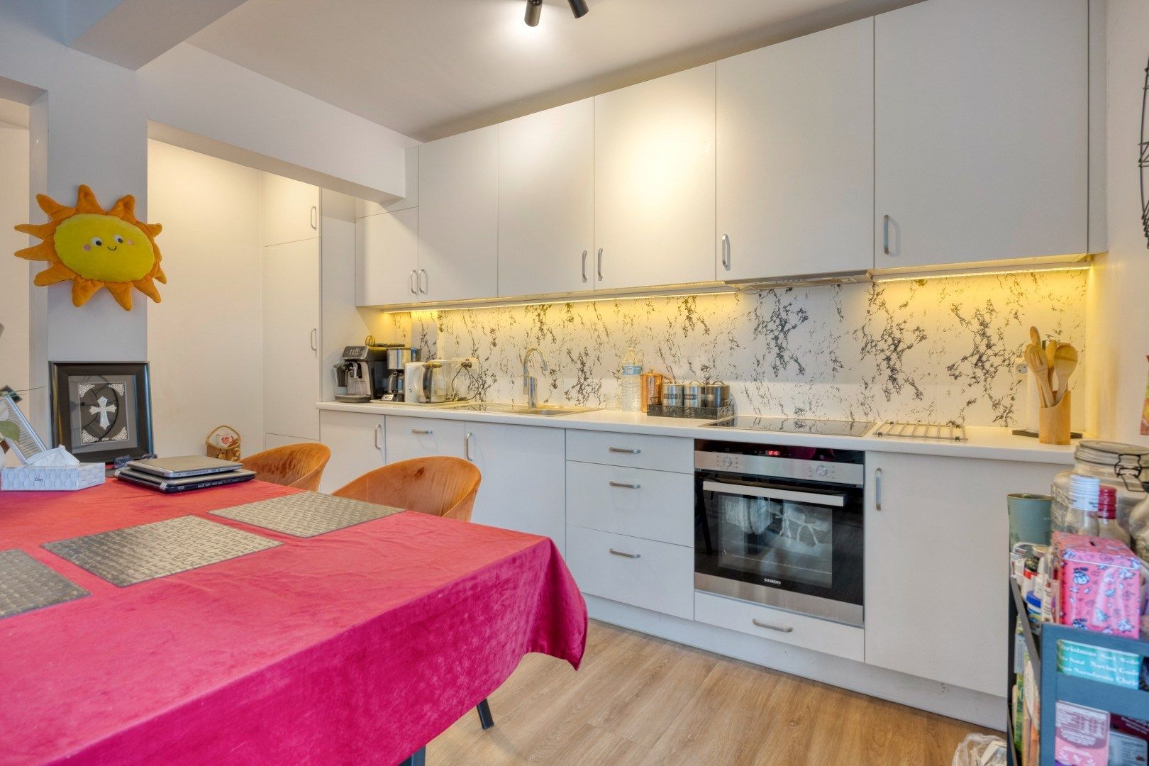 Gelijkvloers appartement met 2 slpks, ruime tuin, autostaanplaats en optionele garage ! foto 6