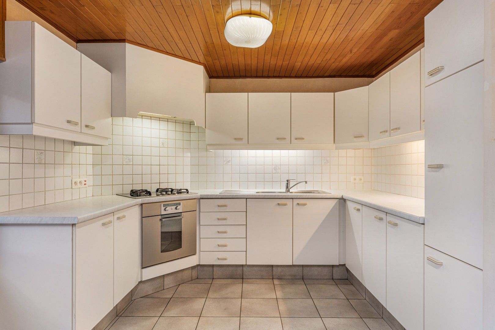 Te renoveren woning op ruim perceel met tal van mogelijkheden foto 7