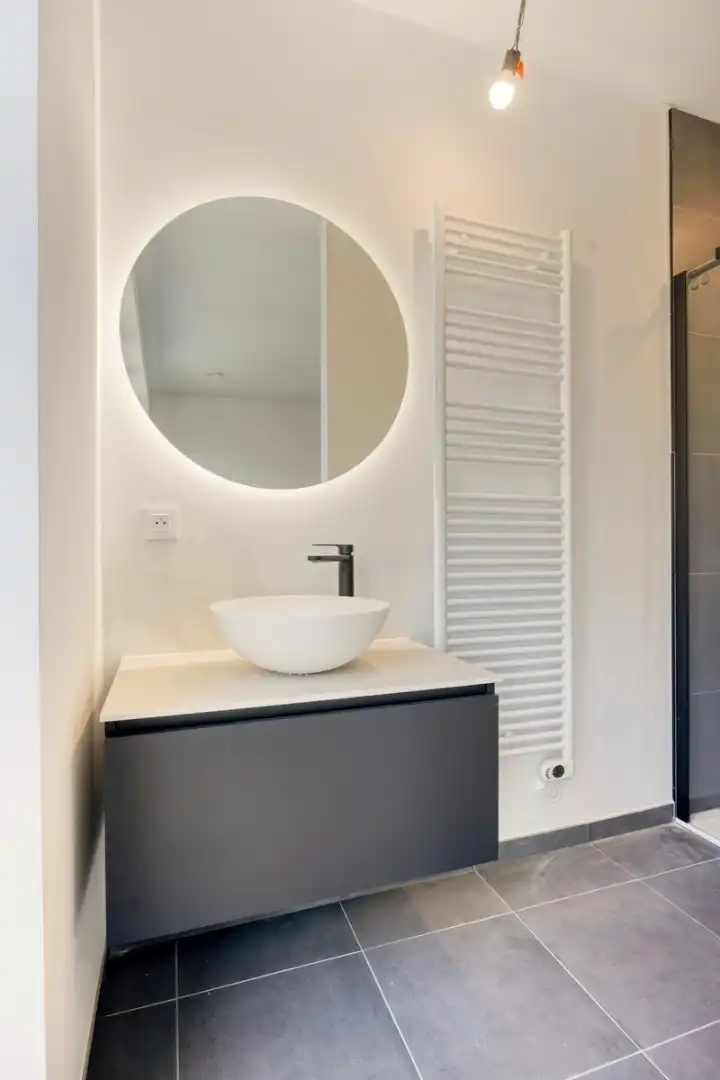 Instapklare woning met zeer goede afwerking, 3 slaapkamers, 3 badkamers, tuin, terras en autostaanplaats in het centrum van Tienen – EPC 27 kWh/m² - bewoonbare  foto 23