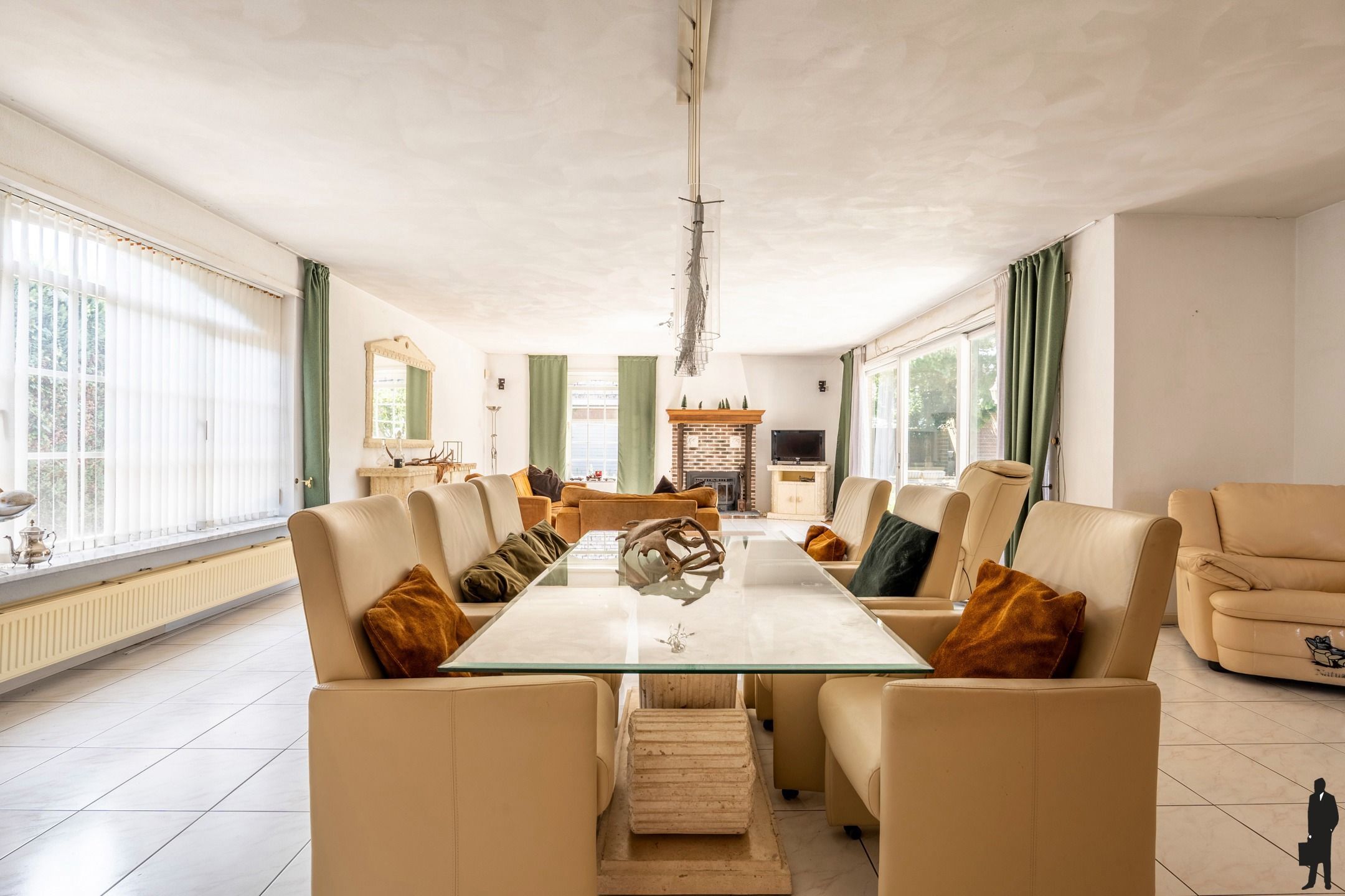 Vrijstaande woning met 5 slpk. en 2 bdk. in een rustige wijk te Meerle! foto 4