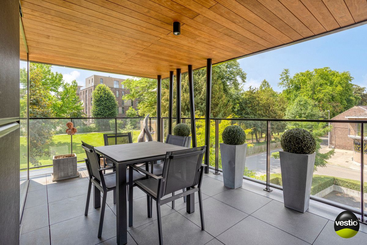 LUXUEUS APPARTEMENT VAN 147M² MET 2 SLK EN RUIM TERRAS IN CENTRUM. foto 4