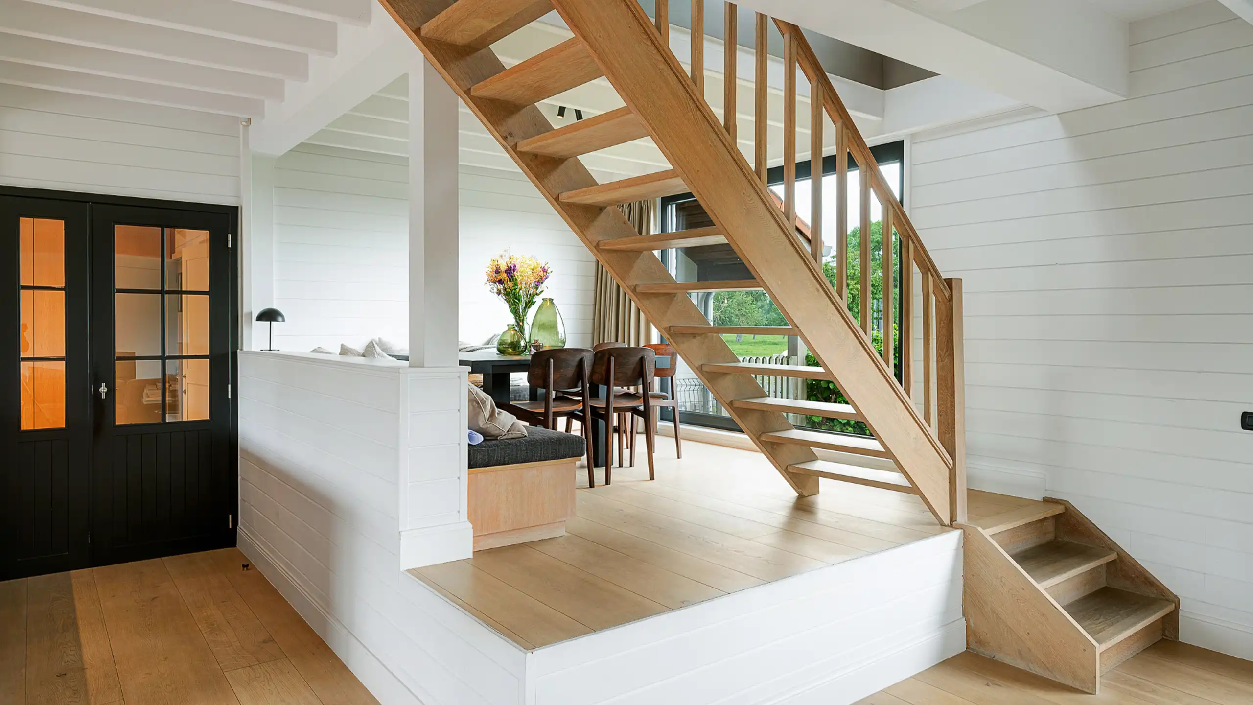 Exclusieve villa met zwembad en panoramisch polderzicht foto 9