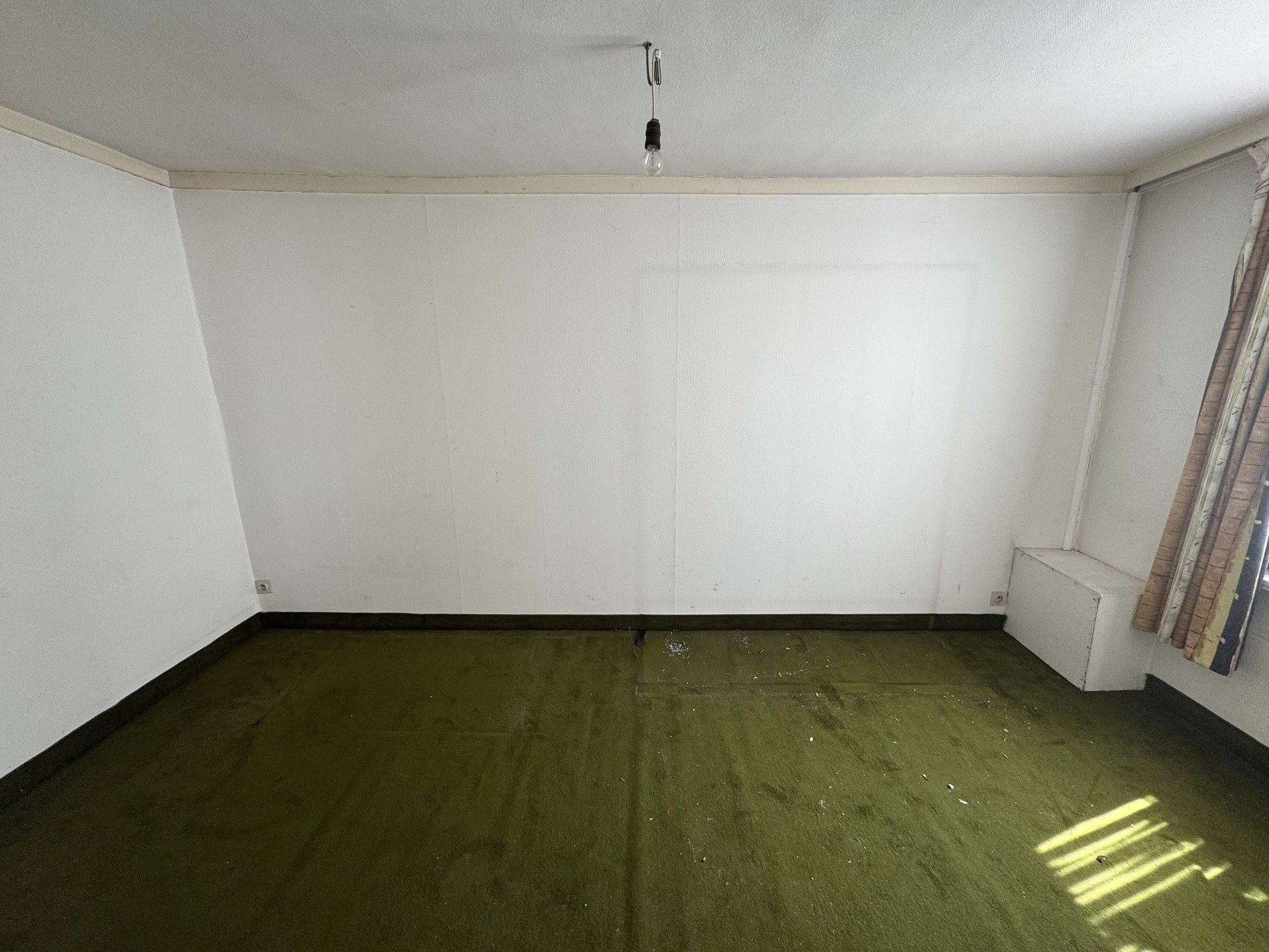 Woning met kantoor/winkel en magazijn/loods te koop in het centrum van Meulebeke. foto 13