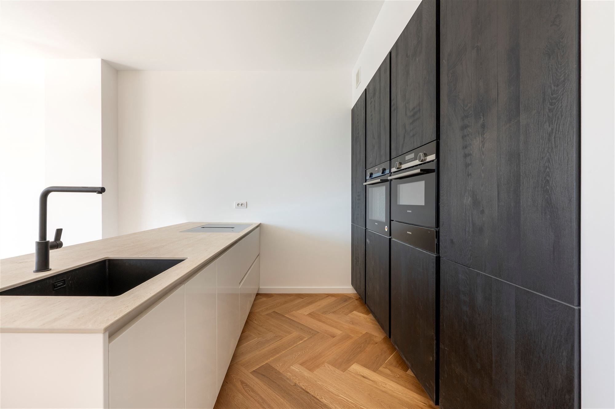 Gerenoveerde penthouse met ruim terras foto 4