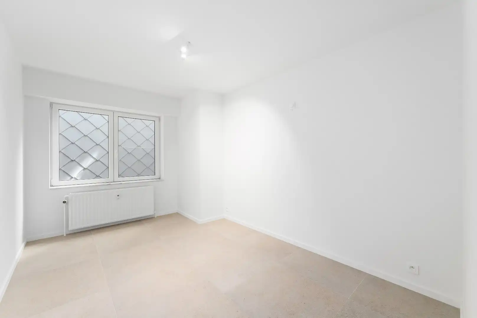 Volledig gerenoveerd appartement - achterkant Zeedijk foto 14
