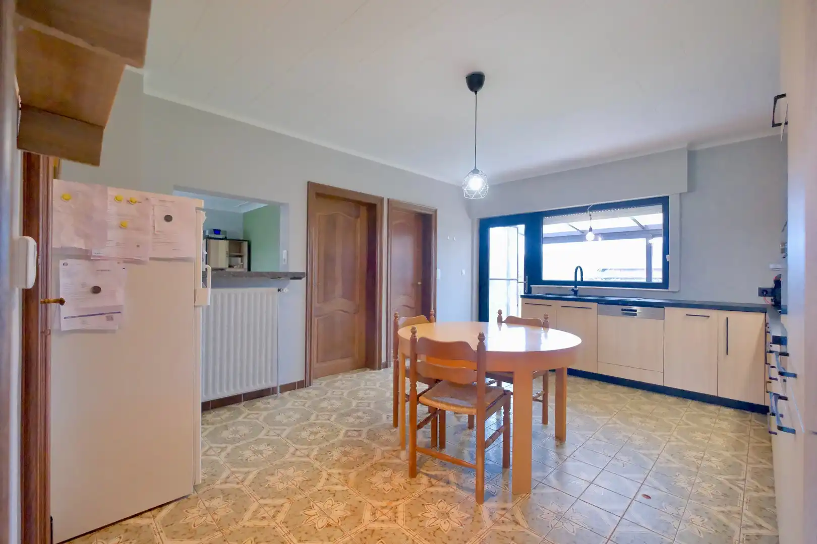 Rustig gelegen woning met 4 slpks en garage op perceel van 585 m²! foto 7