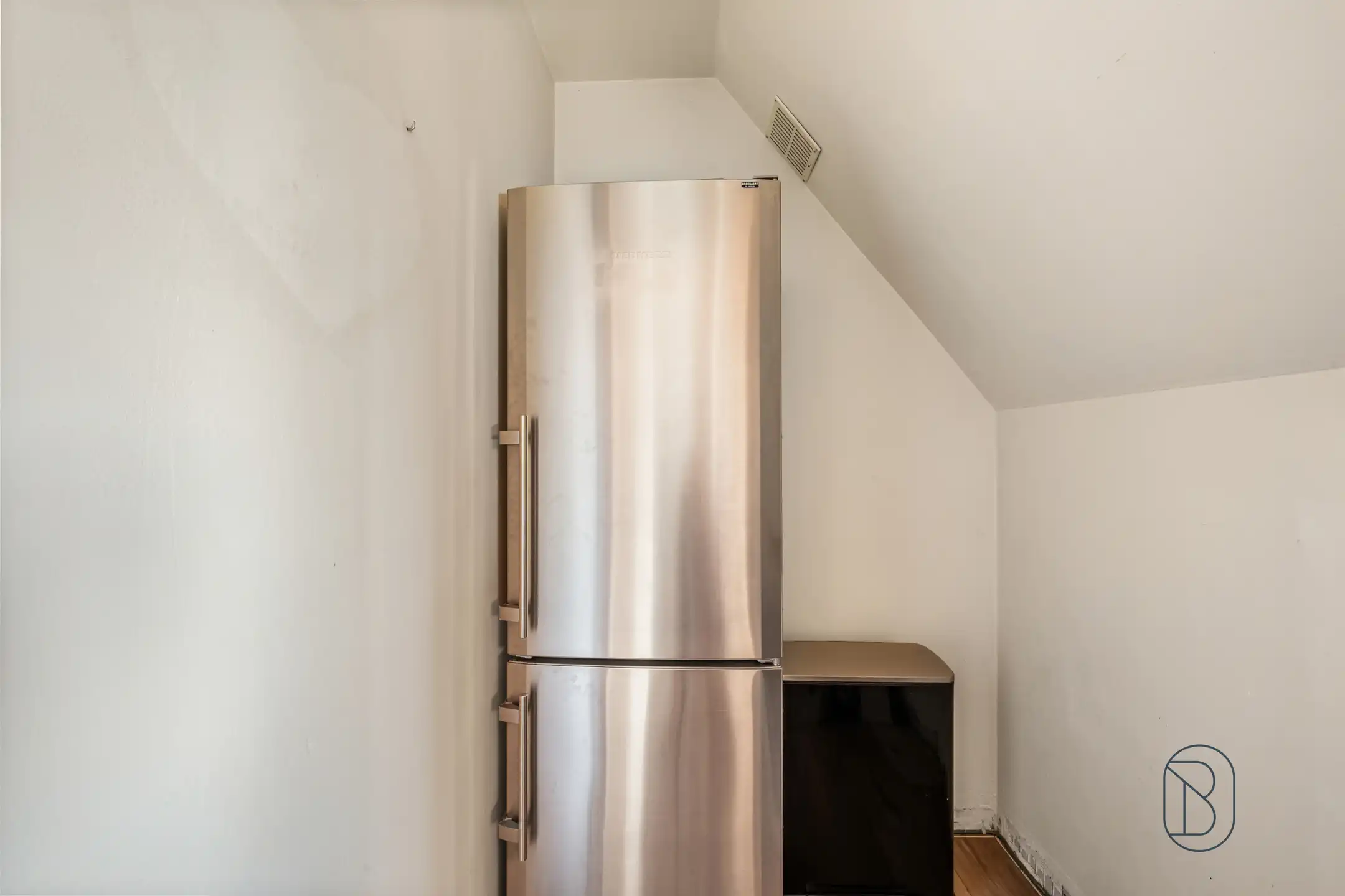 Instapklaar 2-slaapkamerappartement met garage in Harelbeke foto 14