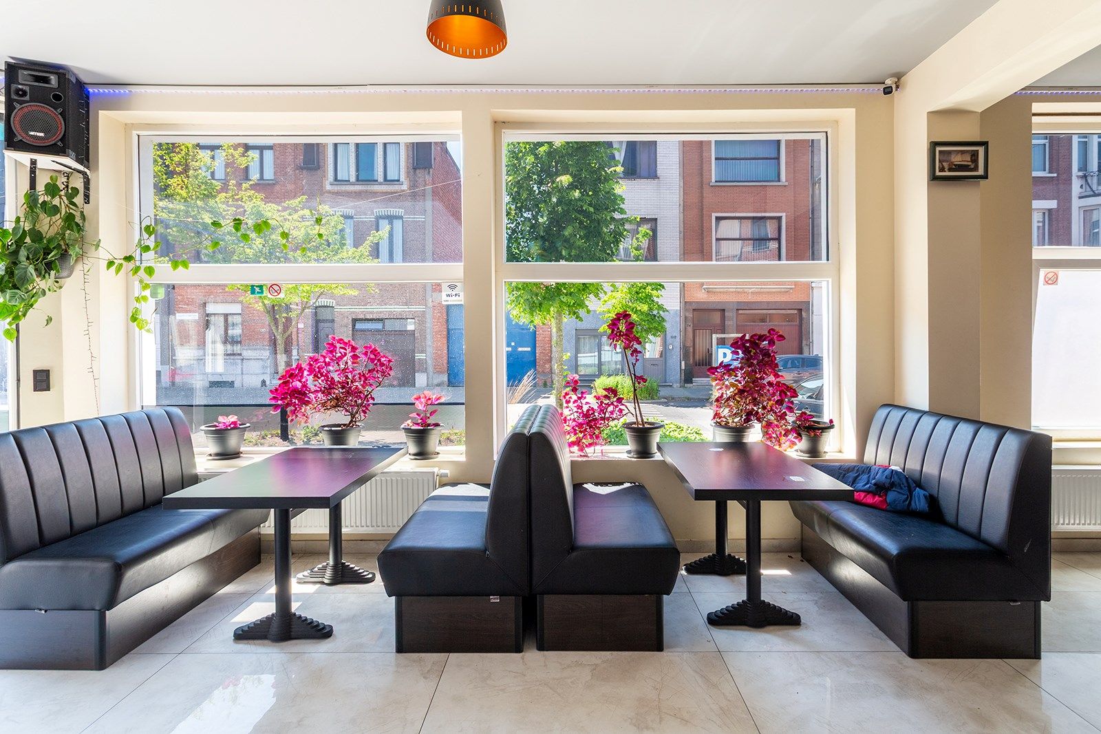 Lichtrijk hoek appartement met karakter!  foto 13