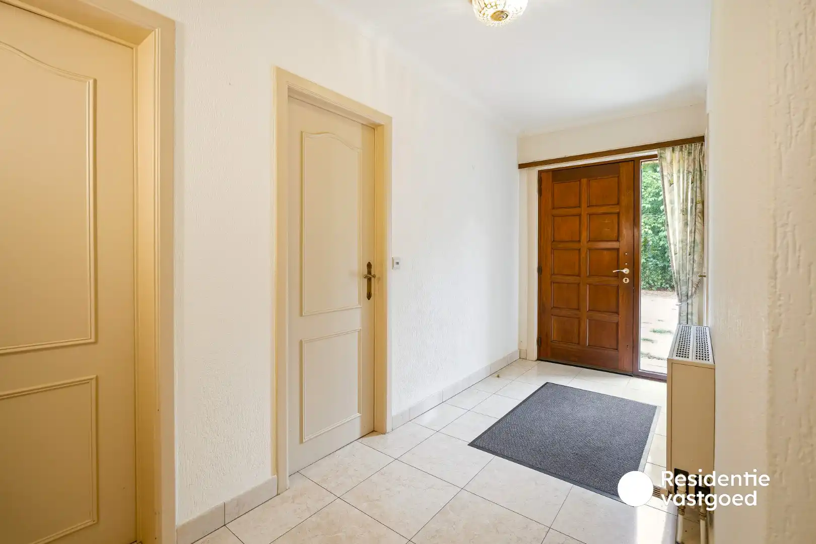 Statige gelijkvloerse villa op een terrein van 2342 m² te Oostduinkerke (Koksijde).  foto 4
