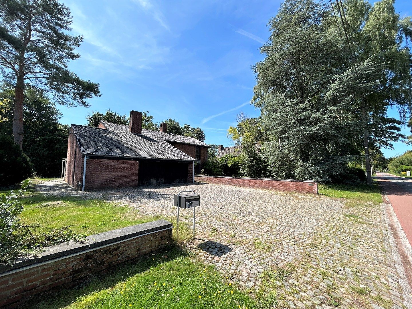 Ruime, moderne villa met uitzonderlijke garage  foto 29