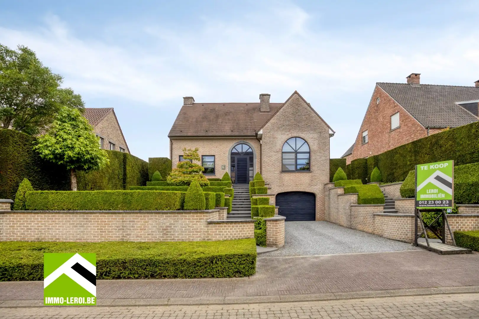 Landelijk en stijlvol wonen in alle rust – Ruime villa met fraai aangelegde tuin foto {{pictureIndex}}