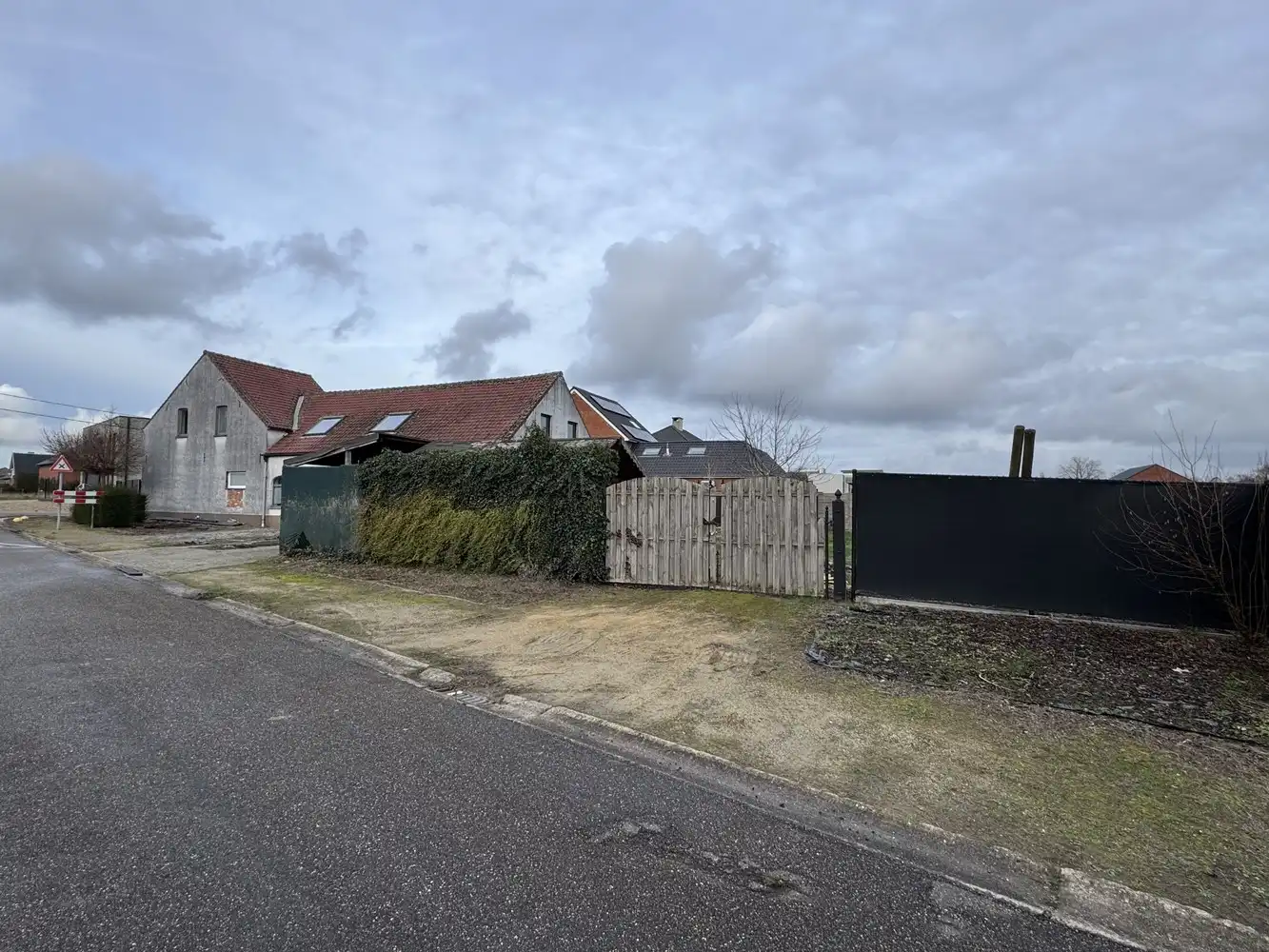 Te renoveren woning op een mooi perceel van 9a78ca foto 2