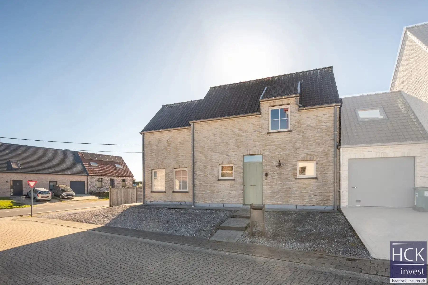 KRUISHOUTEM - Prachtige, instapklare en energiezuinig woning met 3 SLPK foto 2