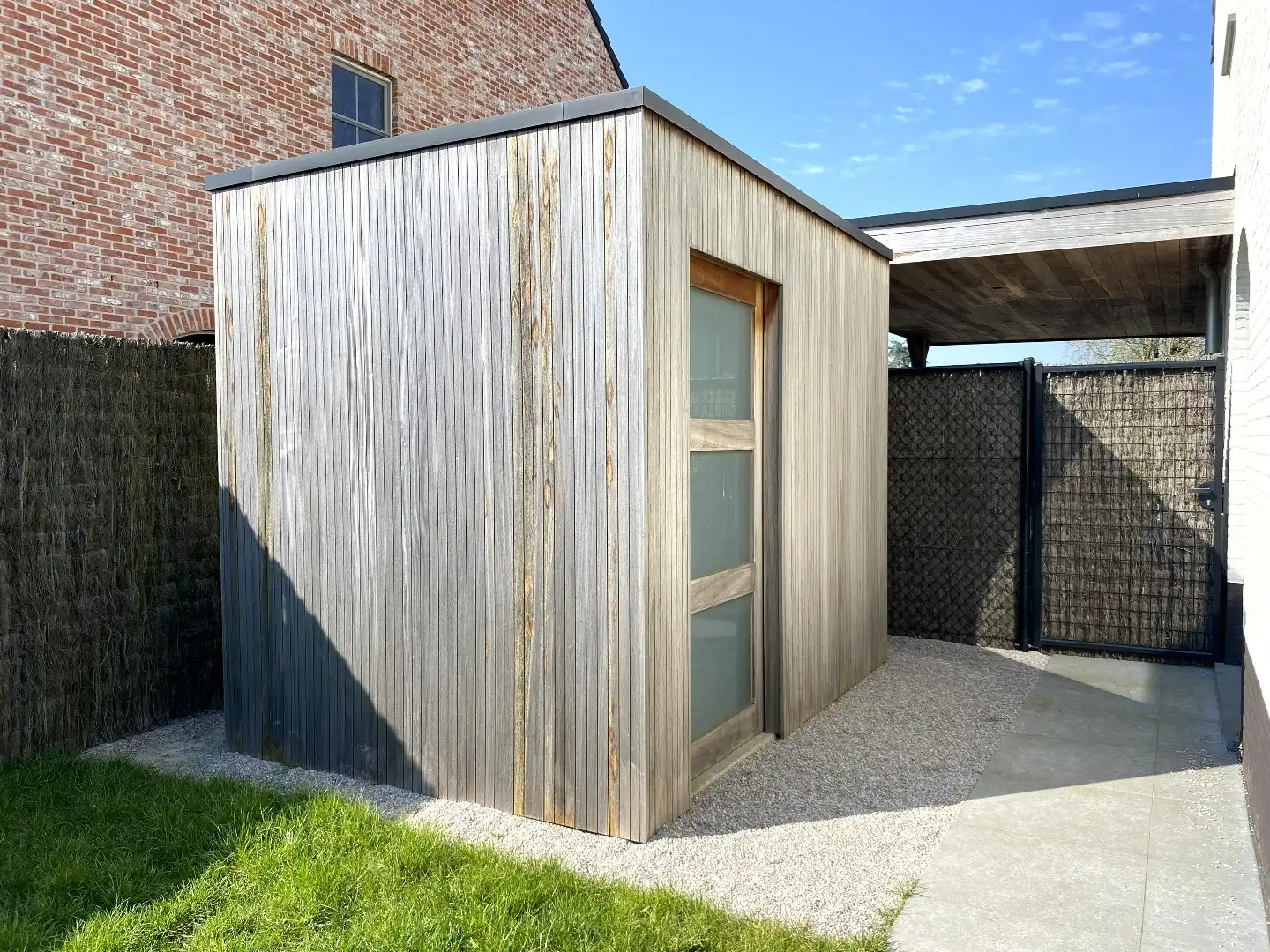 VERRASSEND RUIME WONING GELEGEN IN RUSTIGE WOONWIJK TE PITTEM foto 7