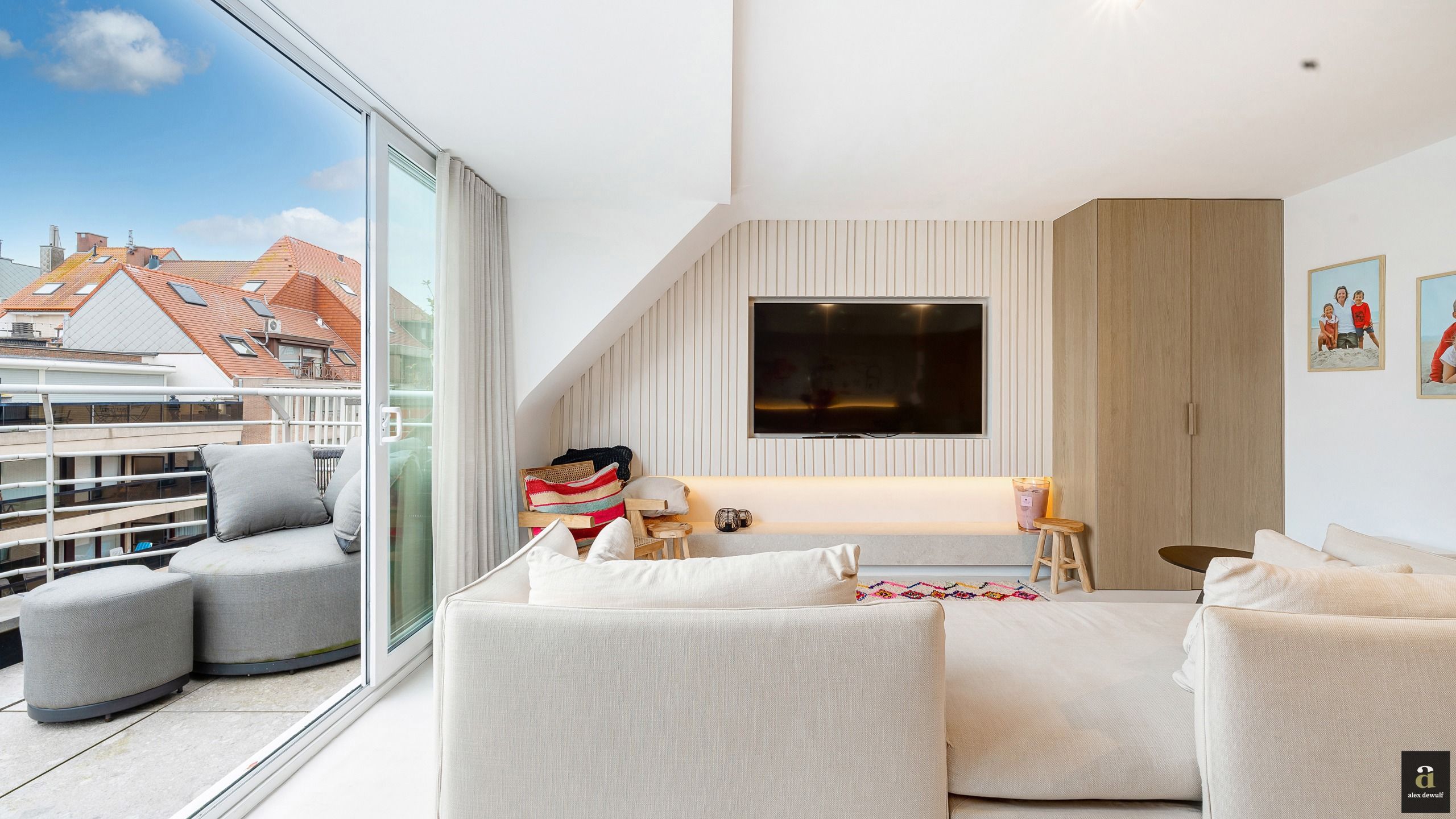 Instapklaar duplexappartement met 3 slaapkamers en terrassen foto {{pictureIndex}}