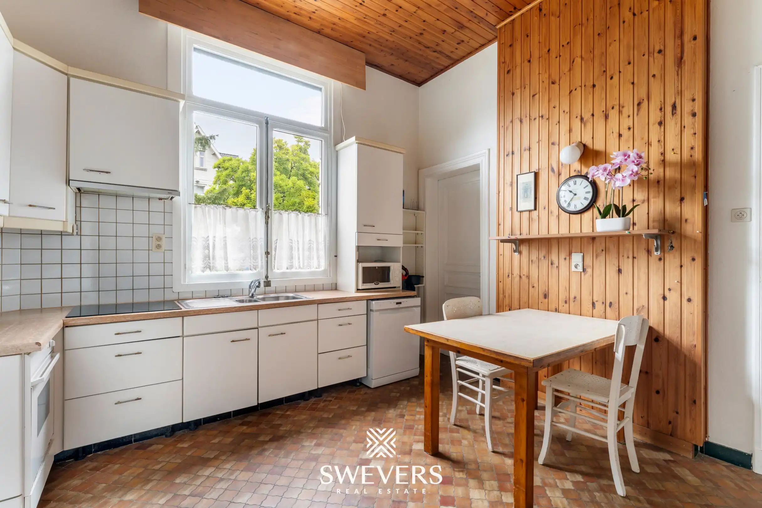 Karaktervolle herenwoning op knap perceel (20are) tegenover be-MINE foto 17