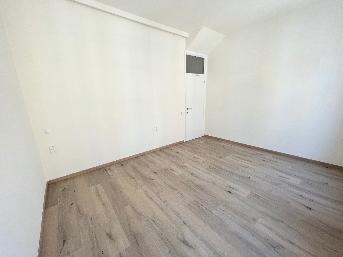 GERENOVEERDE STADSWONING IN CENTRUM IEPER MET 3 SLPKS EN ZONNIG TERRAS foto 12