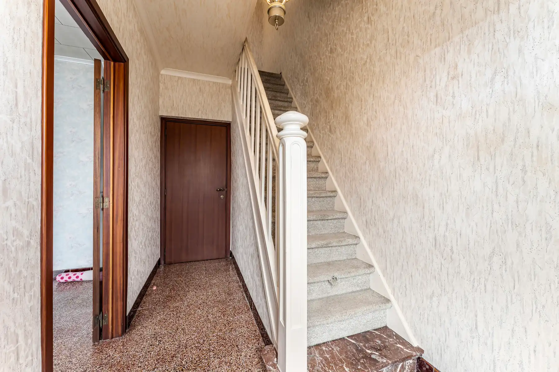 Rustig gelegen woning met opslagplaats foto 9