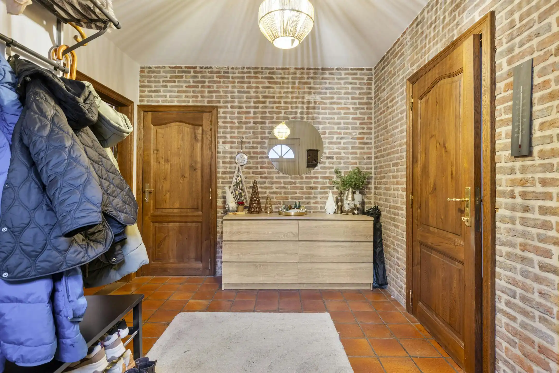 Ruime bungalow met gastenverblijf of ruimte voor bijberoep foto 10