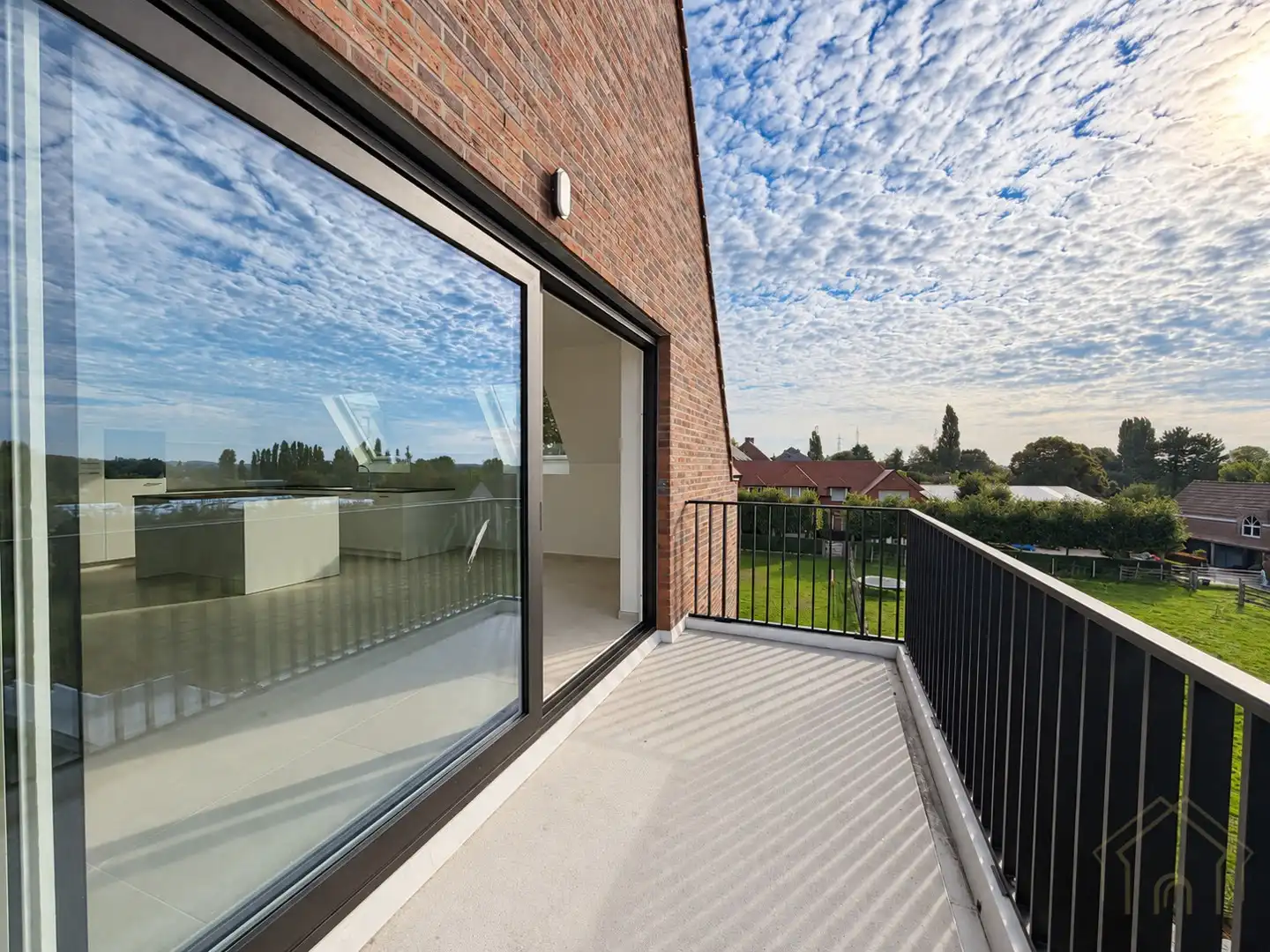 Nieuw appartement met 2 slaapkamers, garage en parkeerplaats, perfect gelegen in Menen - Te huur! foto 11