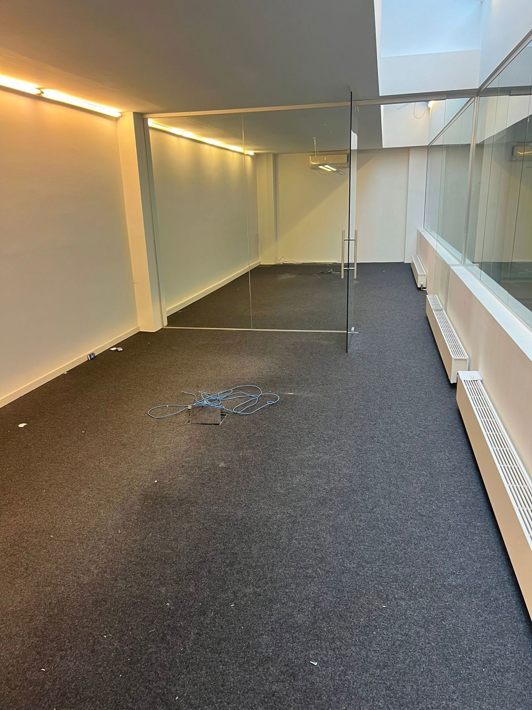 KANTOORRUIMTE TE HUUR NABIJ HET KONINKLIJK MUSEUM  foto 4