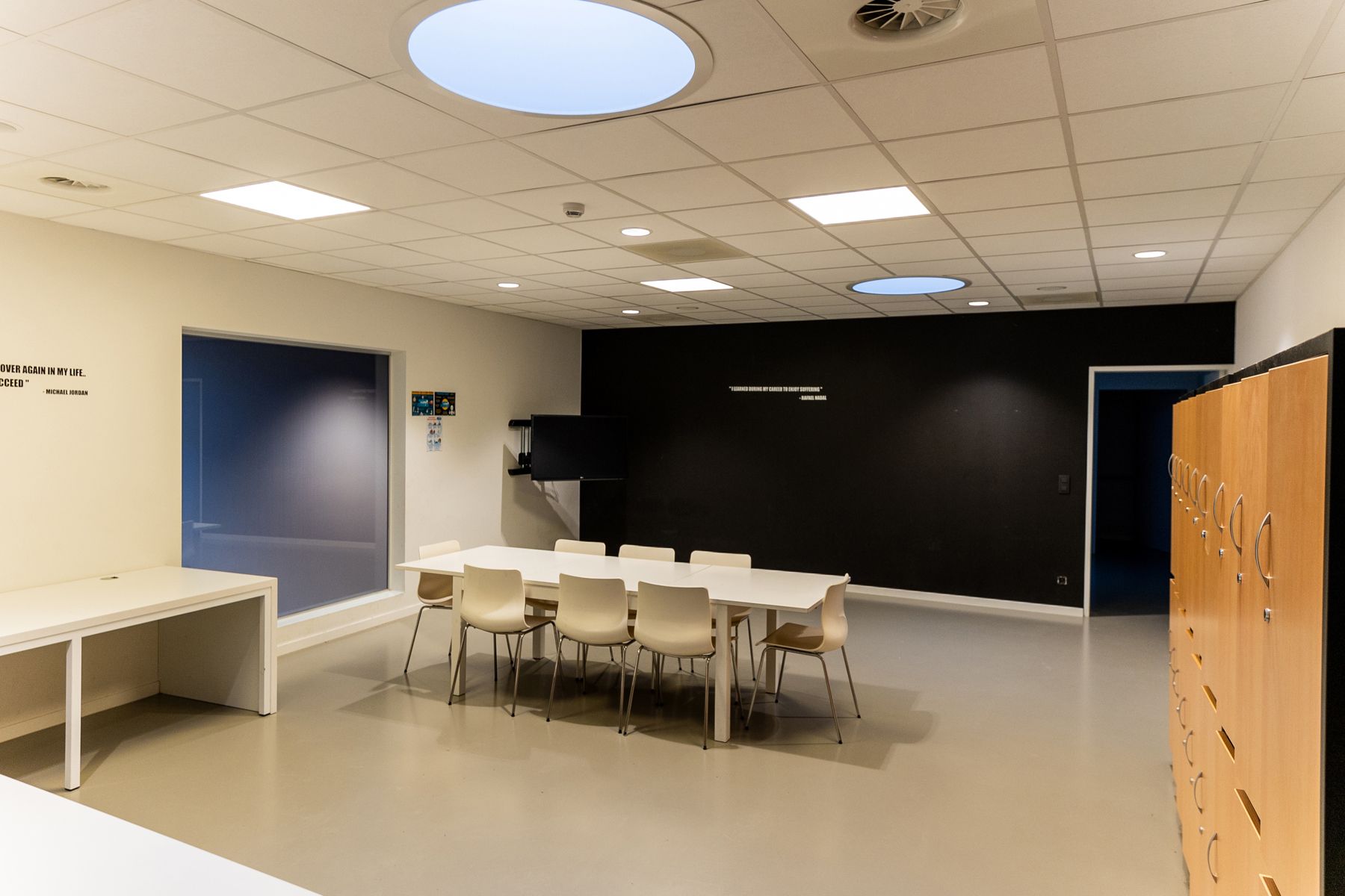 Kantoor te huur foto {{pictureIndex}}