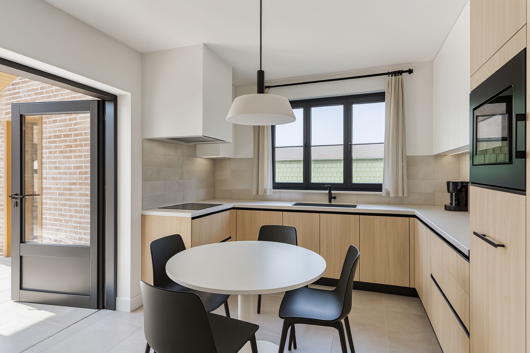 Ruime 4-slaapkamer woning met zuidgerichte tuin foto 18