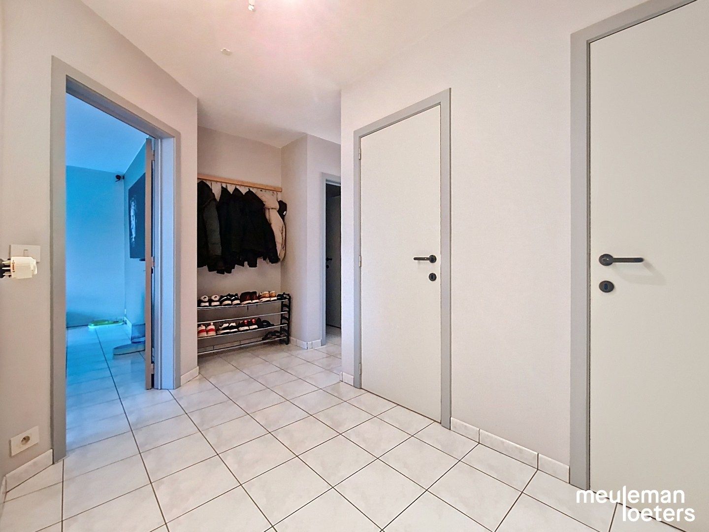 Appartement met ruime terrassen en garage foto 8