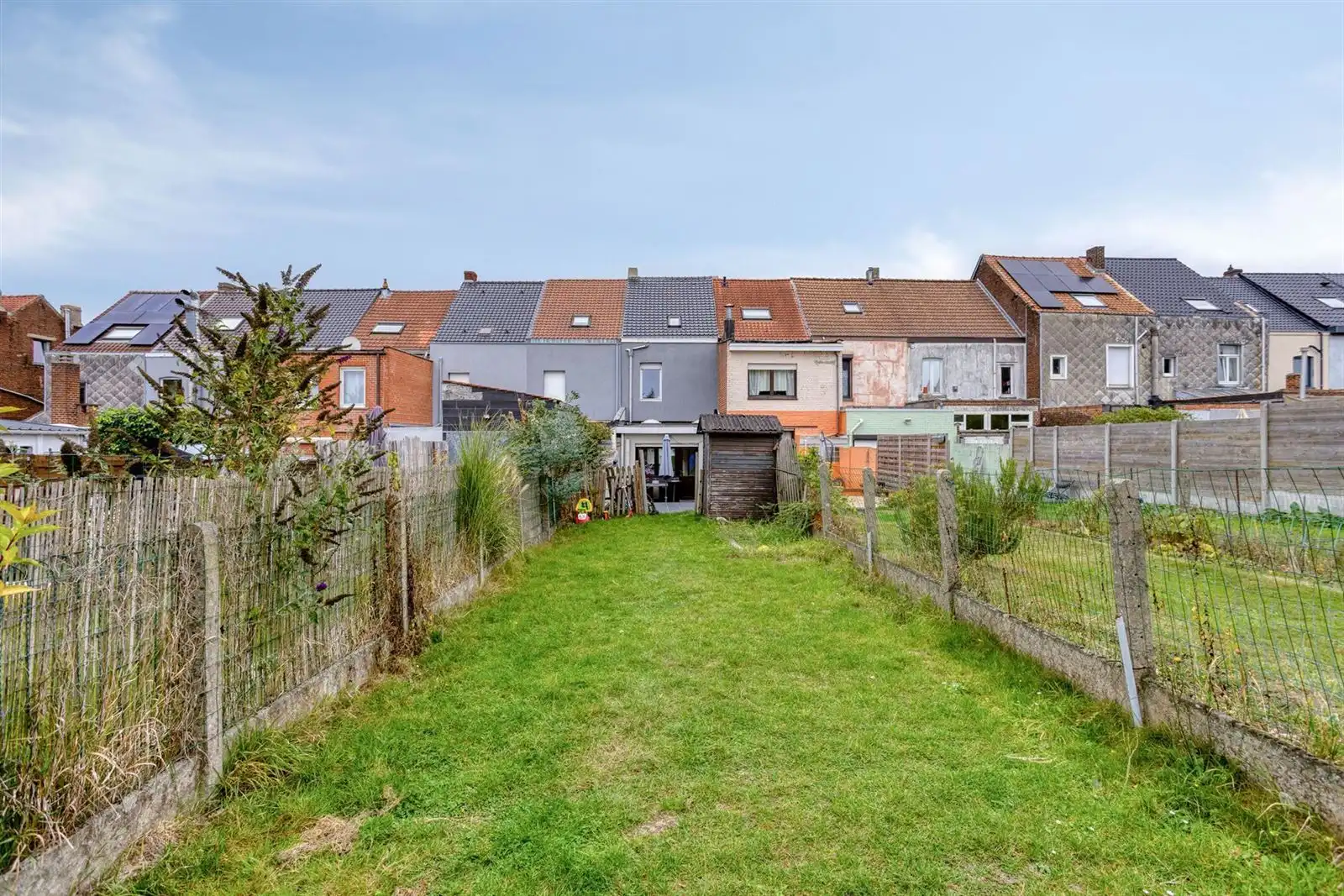 Instapklare woning met 4 slaapkamers en mooie tuin foto 3