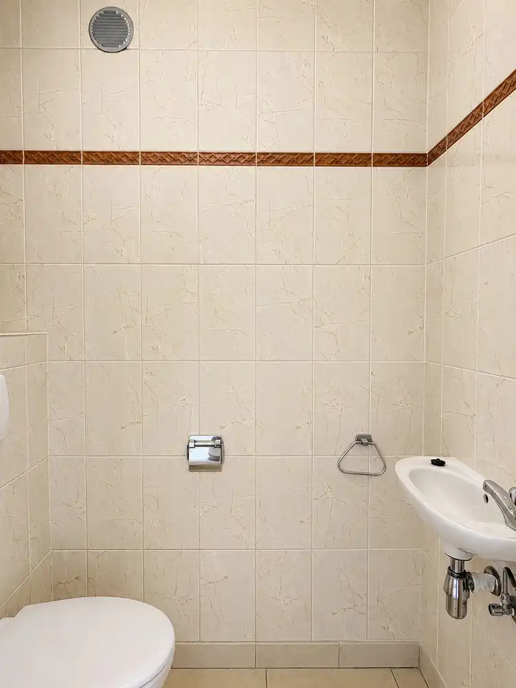 Instapklaar en zonnig twee slaapkamer appartement in het centrum van Eke foto 10