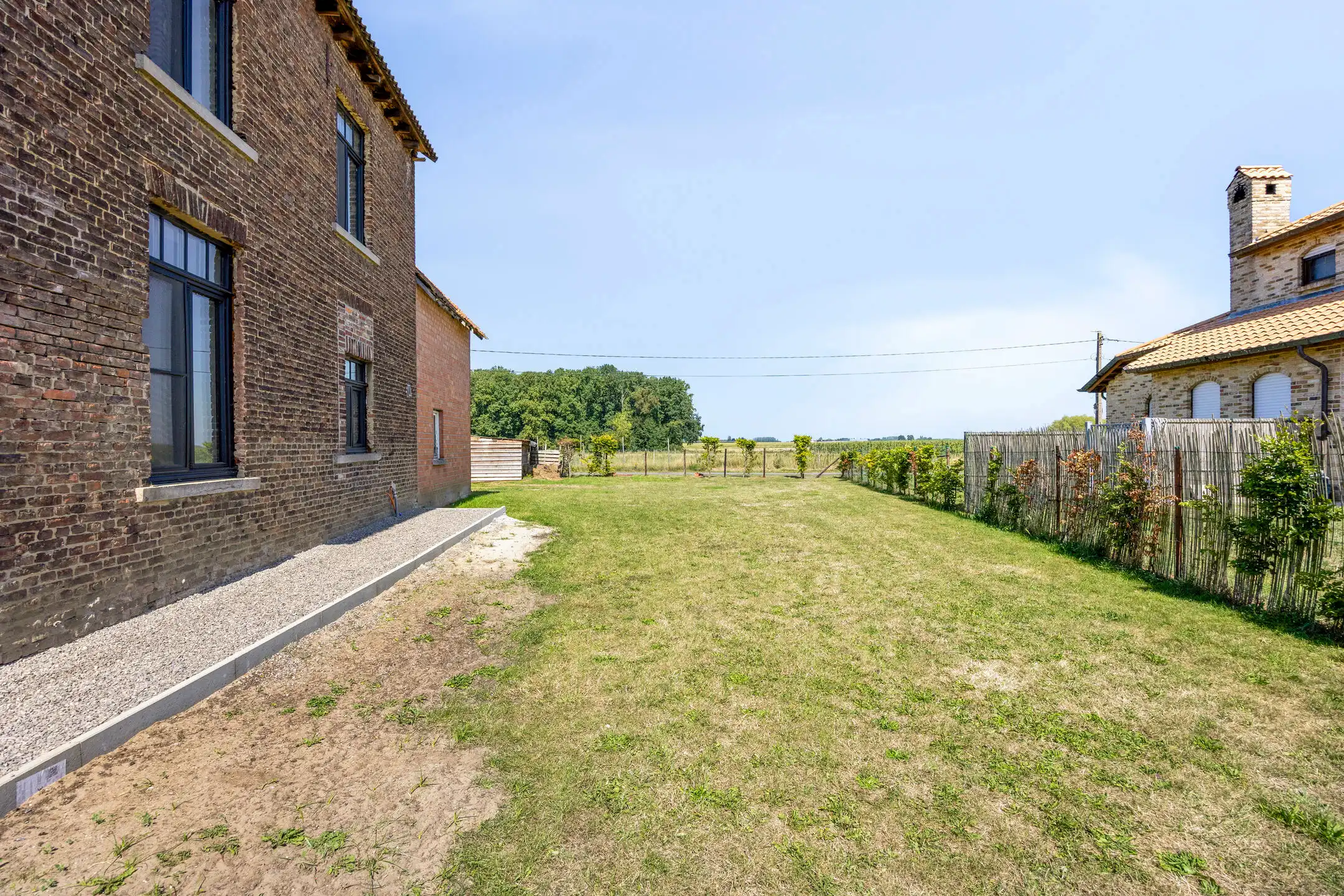 Deels gerenoveerde woning met prachtig verzicht op 14 are foto 21