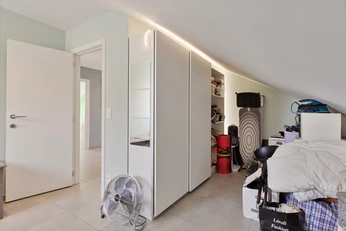 FLEXIBEL DUPLEX APPARTEMENT VAN 183M² MET 5 SLAAPKAMERS MET ZORG- EN WOONOPLOSSING NABIJ CENTRUM TONGEREN. foto 24