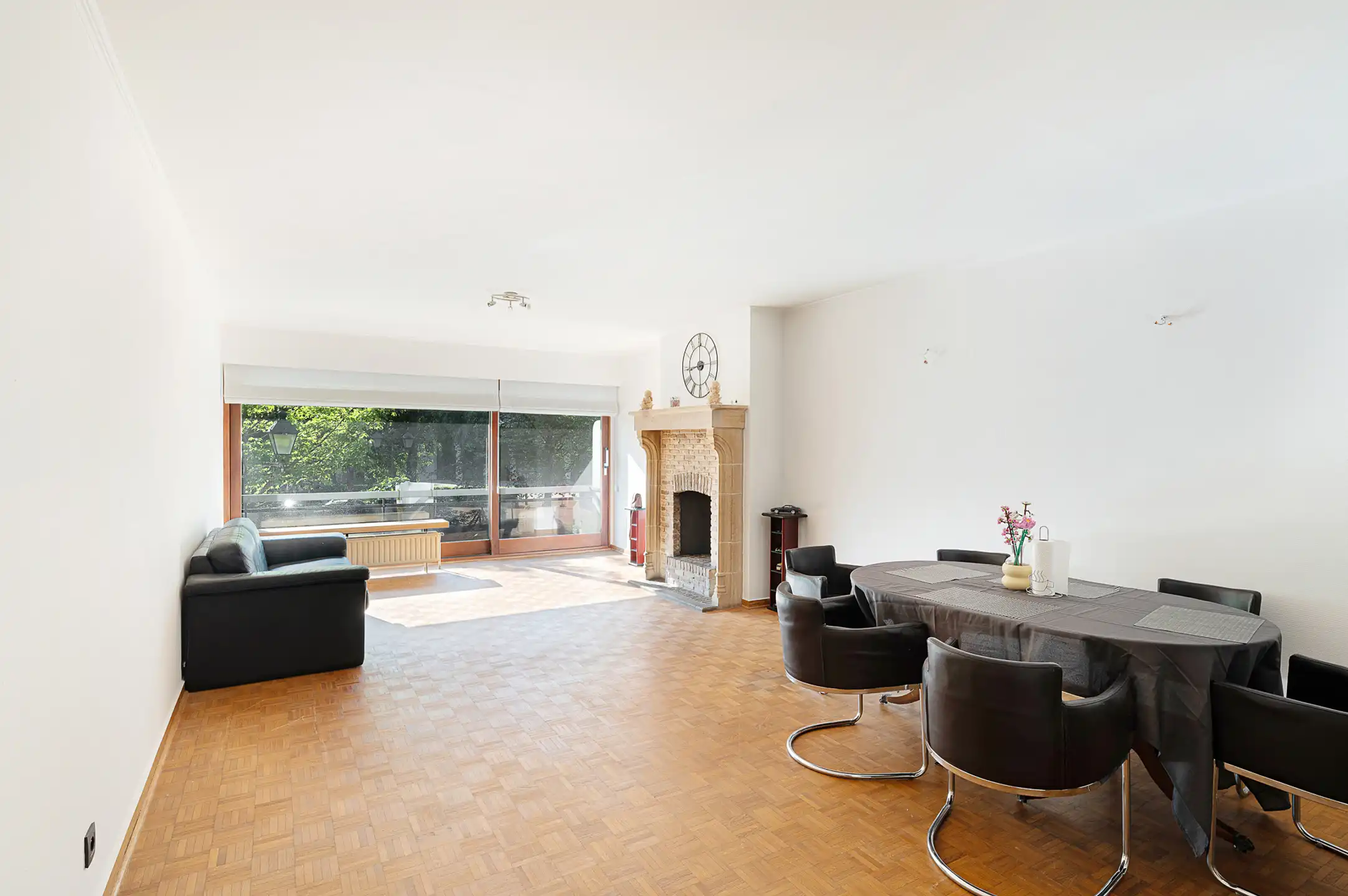Appartement met zonnig terras op centrale ligging in Knokke foto 4