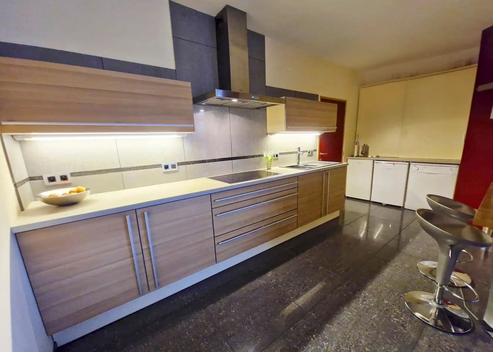 Uitzonderlijke woning met zwemvijver en 4 slaapkamers te Lede! foto 11