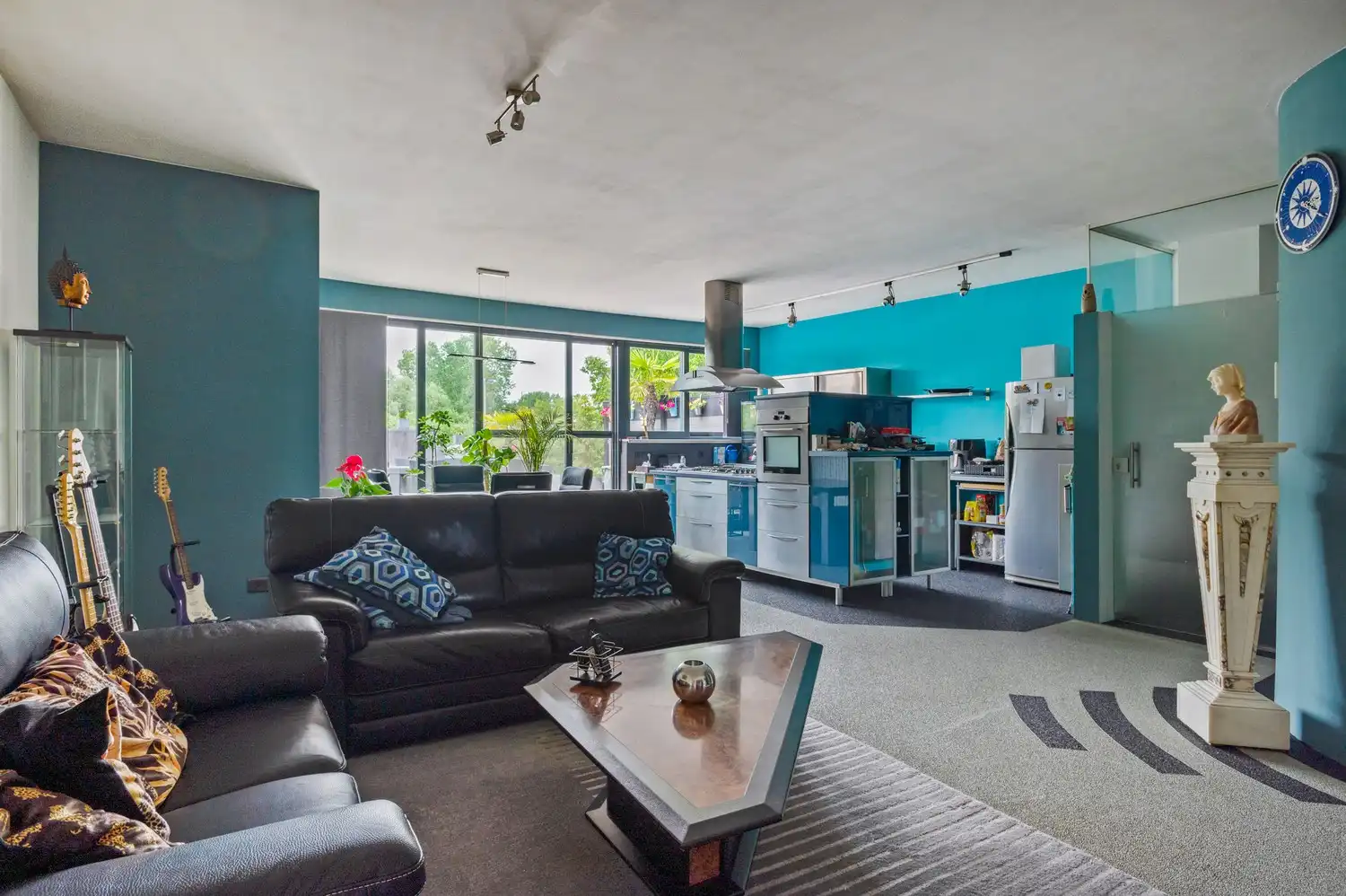 Woning met magazijn (130 m²)  op centrale locatie te Wommelgem foto 2