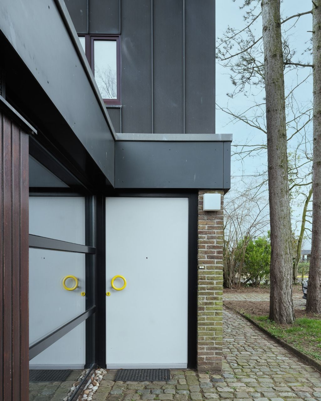 Merelbeke – Op te frissen, ruime architecturale woning (bvo 396 m2) met polyvalente mogelijkheden en bovengelegen zorgwoning op een groen perceel van 1.294m2. foto 15